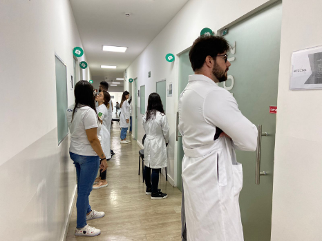 Alunos em preparo para iniciar teste OSCE