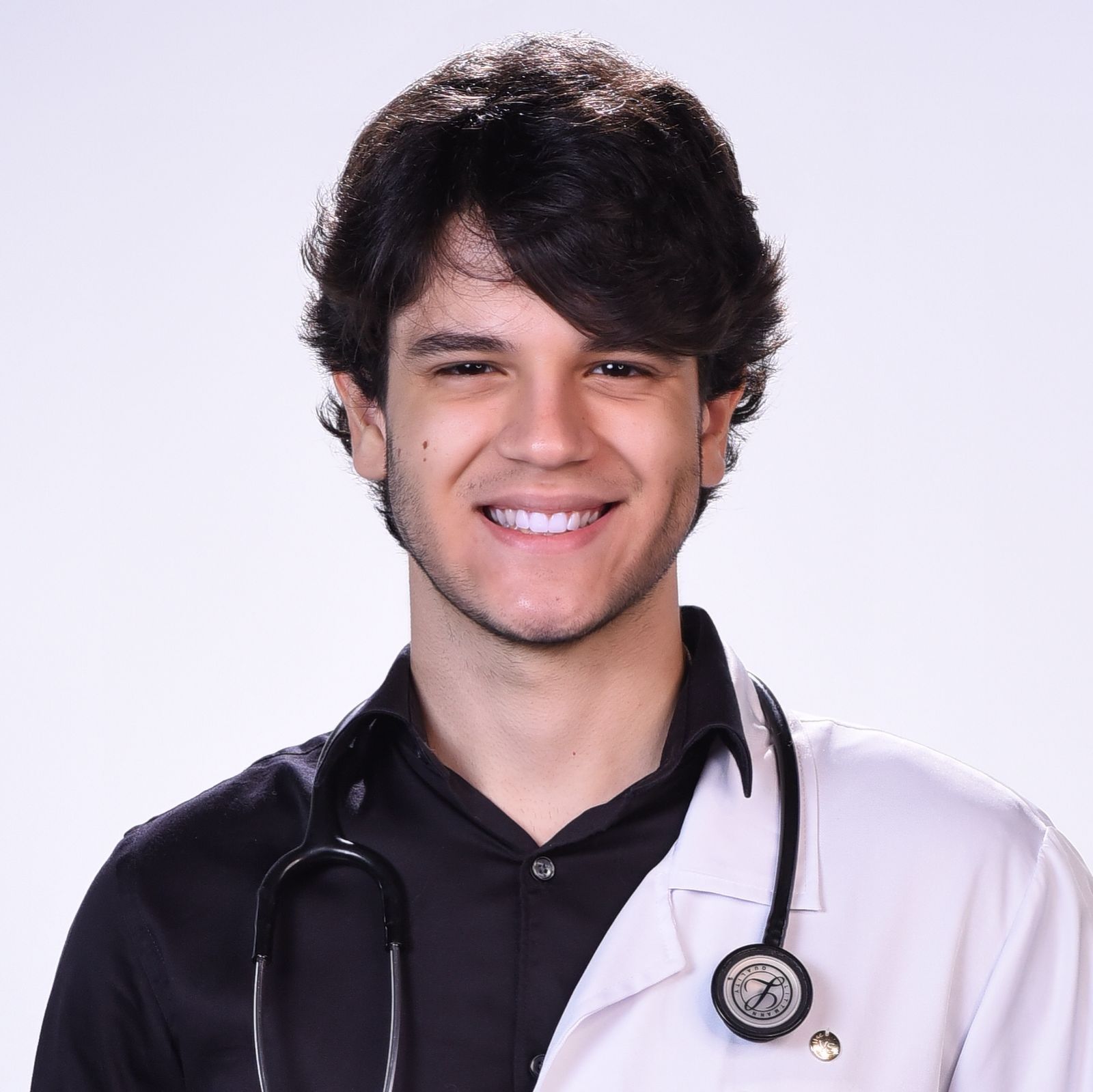 Rodrigo Teles, estudante da Zarns Salvador, participa de pesquisa científica internacional