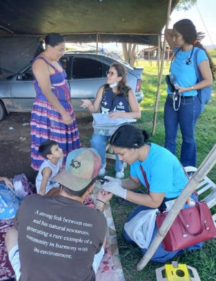 Estudantes de Medicina da Zarns Pouso Alegre durante a&ccedil;&atilde;o do projeto Sa&uacute;de nas Ruas